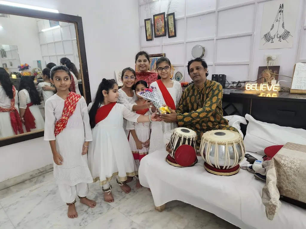 Om Kathak Kendra Inderpuri — Dance in Inder Puri