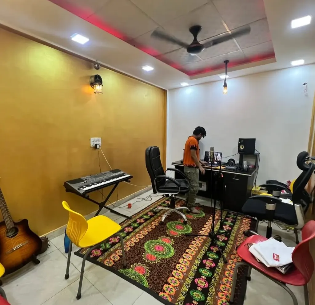 Harmonix Music Studios — Music in New Ashok Nagar