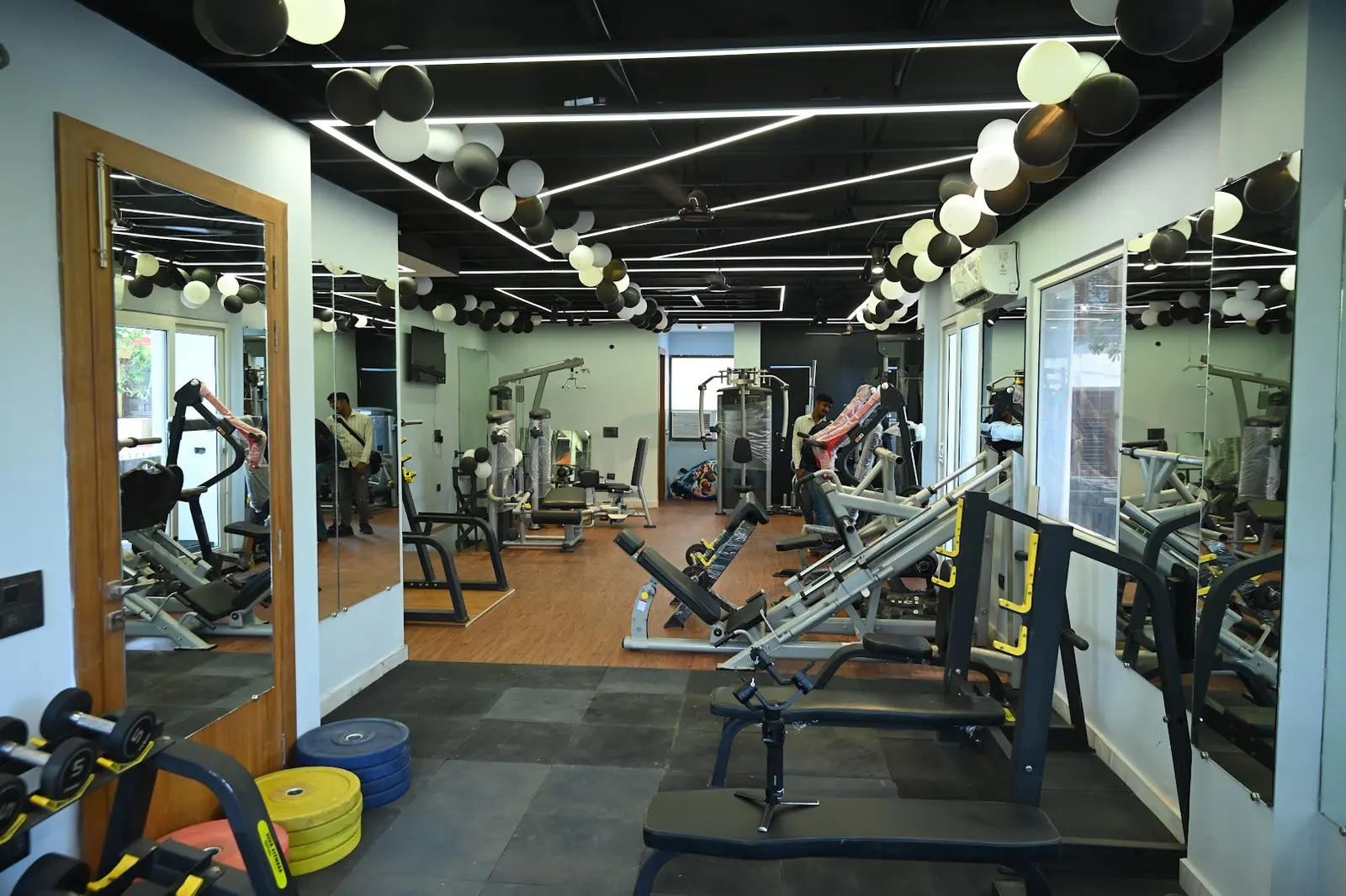 Step To Fit — Standard Gym in Rohini, Delhi