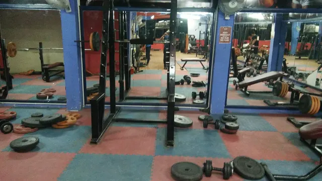 The Crunch Gym # Fitness Factory 4U