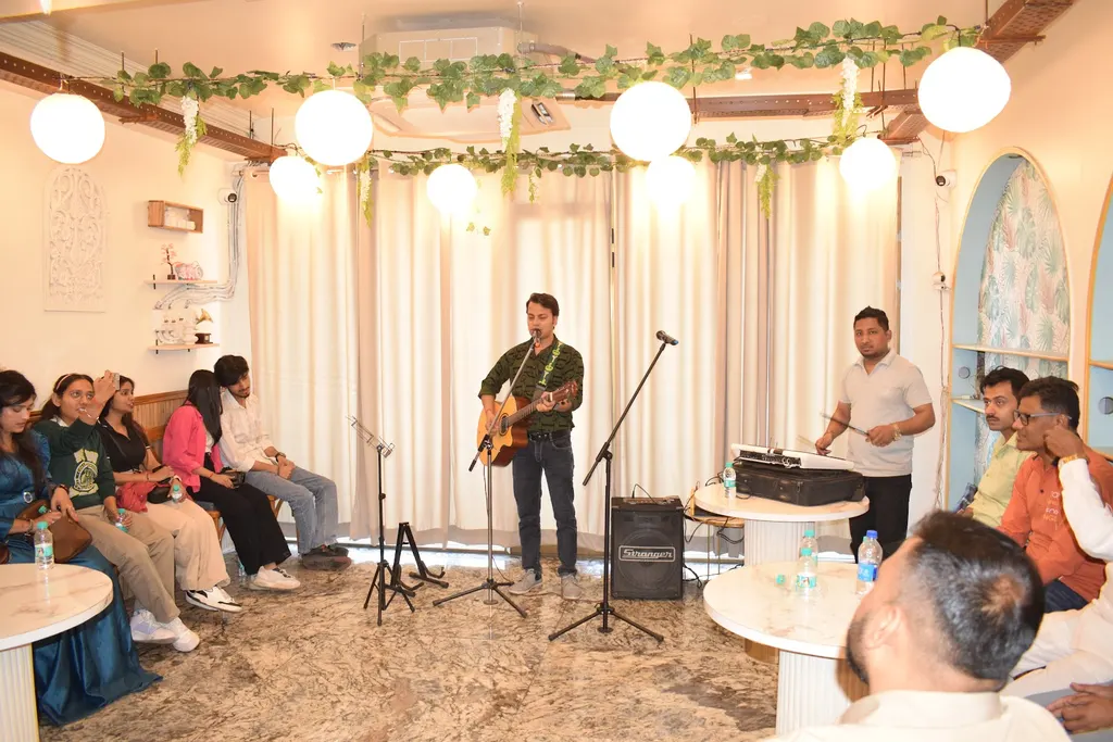 Neo Rhythm Guitar Studio — Music in Laxmi Nagar