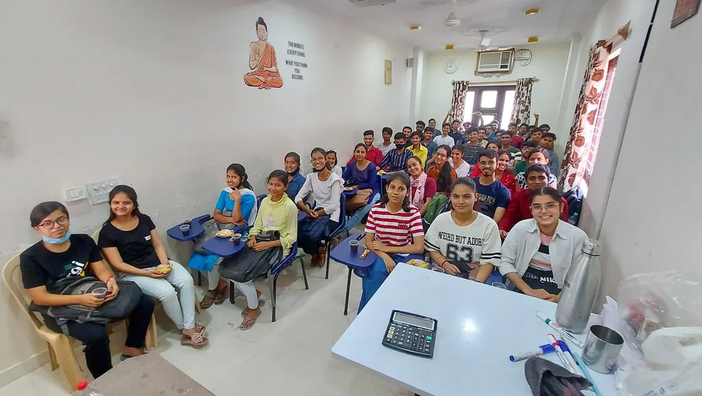Satish Tutorials — Art & Craft in Sangam Vihar