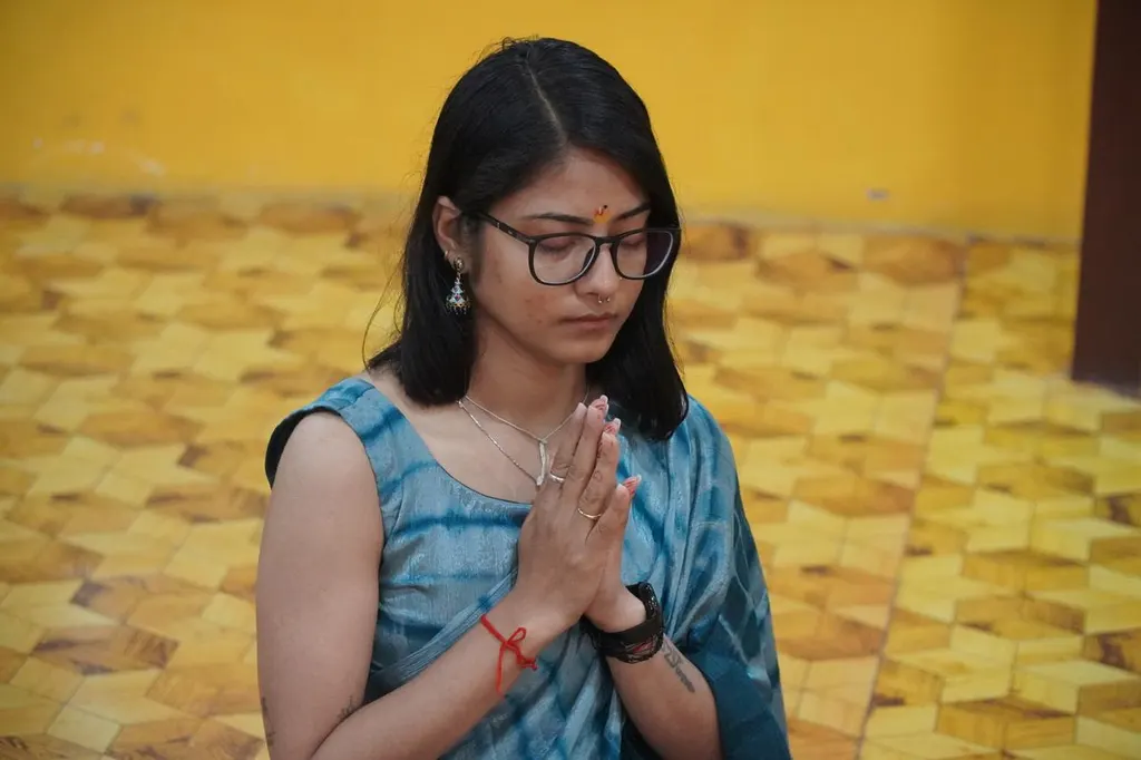 Yogaa with Sakshi — Yoga in Mahavir Enclave