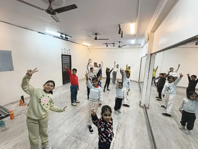 Vardaan Dance Studio — Dance in Gharoli