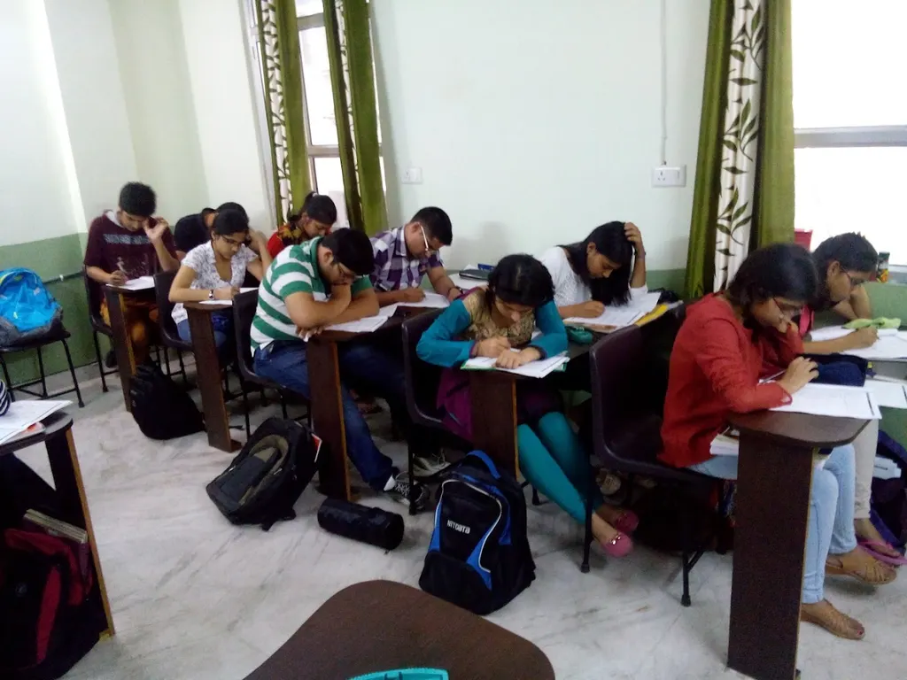 Unik Careers — Art & Craft in Shakarpur Khas