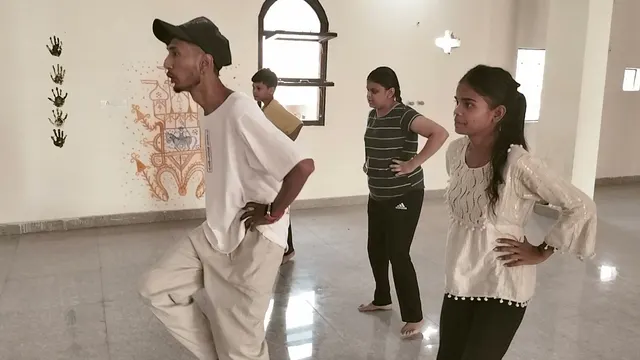 Music singing vocal /Guitar Harmonium classes in delhi, sangam vihar — Music in Sangam Vihar