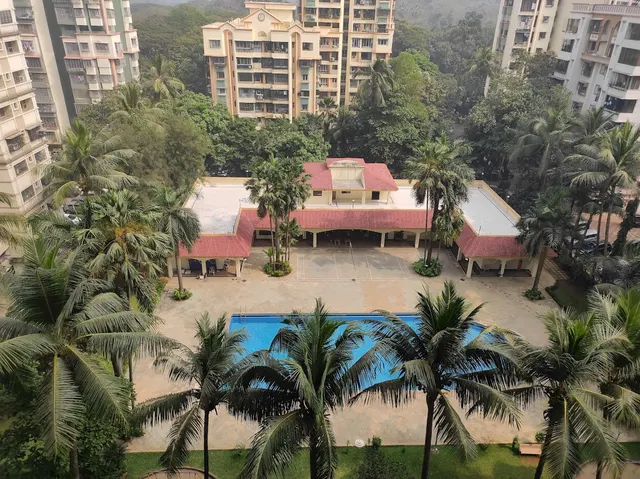 Raheja New Club House (Raheja Estate) — Swimming in Borivali East