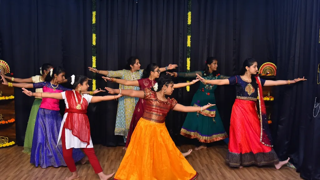 Sri Nrithya Lakshana Academy & LACE Centre for Arts. Bharathanatyam, Kathak, Folk Dance, Diploma. — Dance in Kothanur