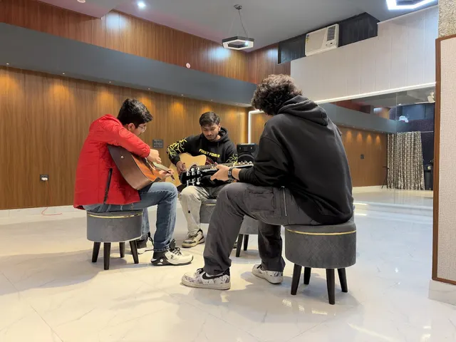 Guitar Class By Tarun — Music in Sector 47