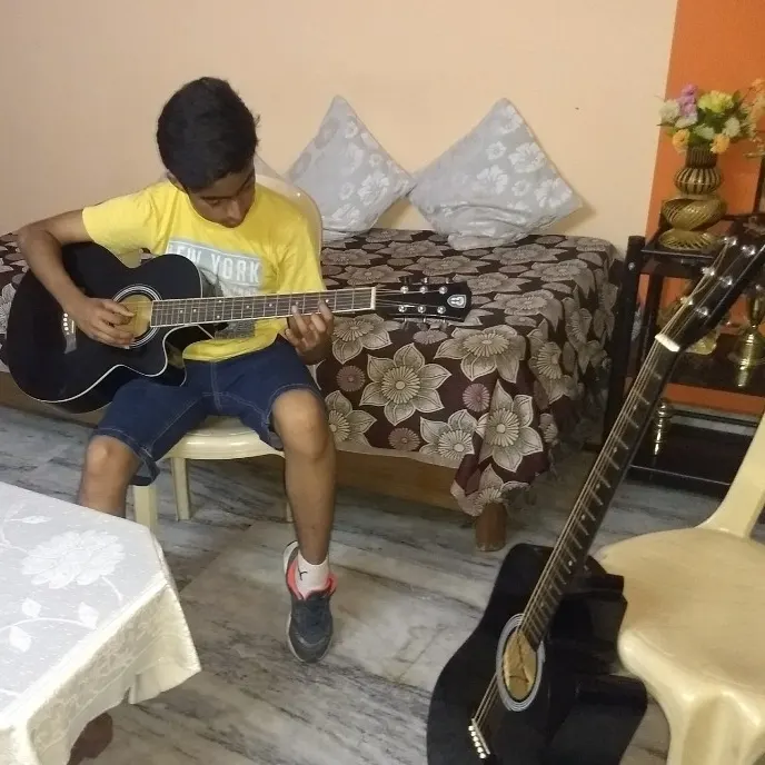 Six Strings Hub Guitar Classes — Music in Sector 19