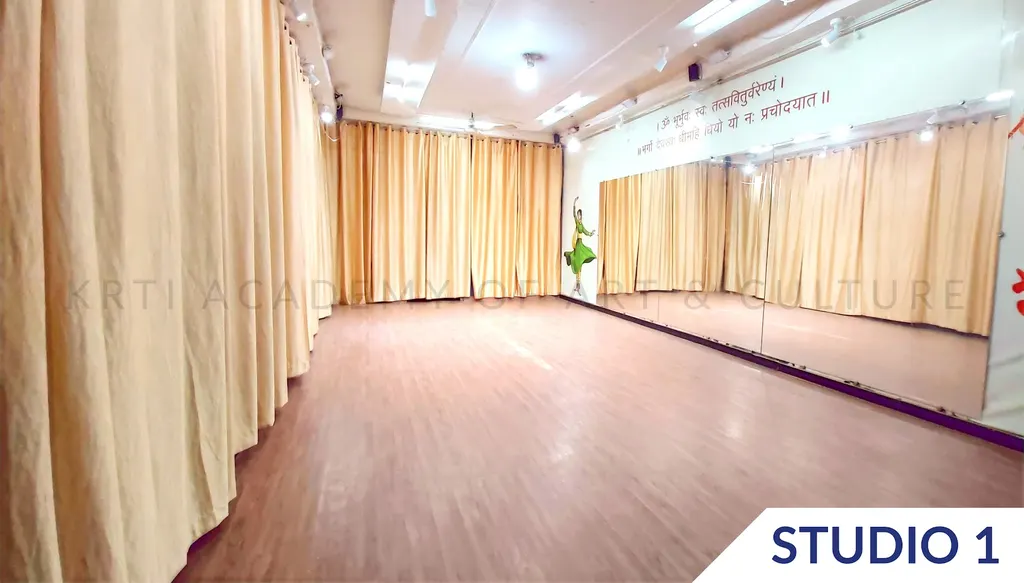 Krti Academy of Art & Culture — Art & Craft in Indirapuram