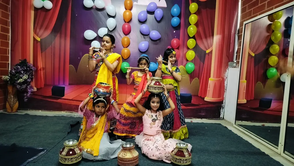 Groove Dance Studio — Dance in Bhondsi