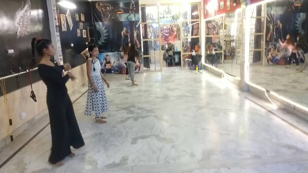 Dream Dance Academy Shahdara — Dance in Shahdara
