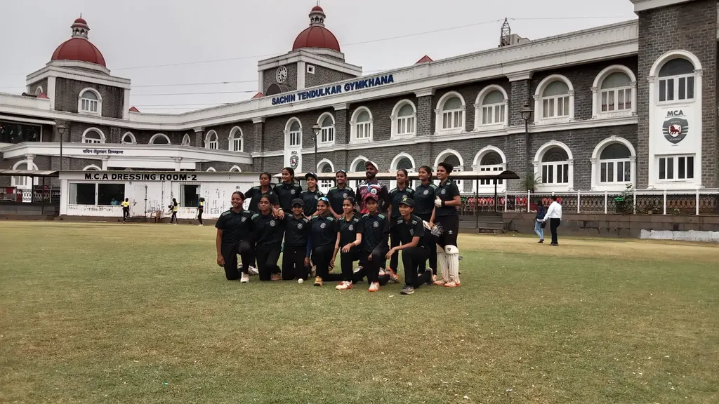 Pro King Cricket Academy Dadar ShivajiPark Branch — Cricket in Shivaji Park