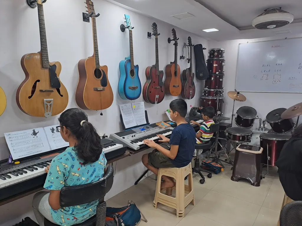 Glorious School Of Music — Music in Vile Parle West