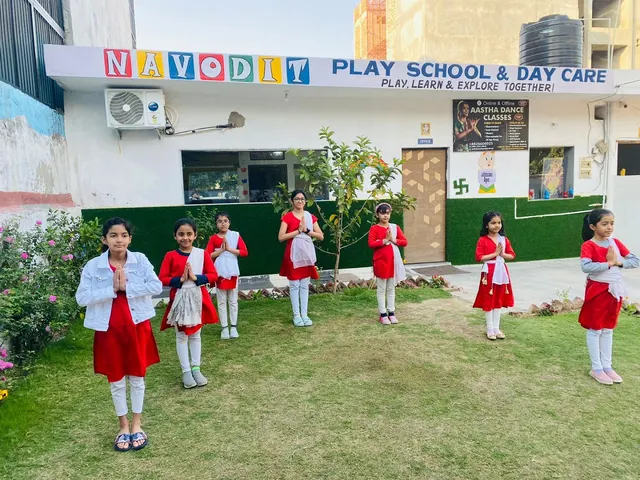 Aastha Dance Classes — Dance in Sector-45
