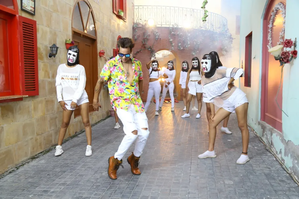 AriZonA SonU Dance Academy — Dance in Mayur Vihar