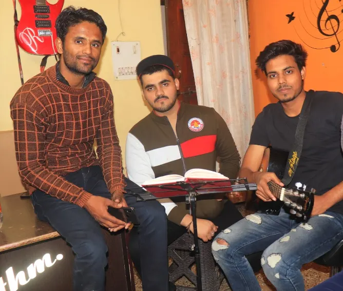 sargam guitar classes — Music in Govindpuram