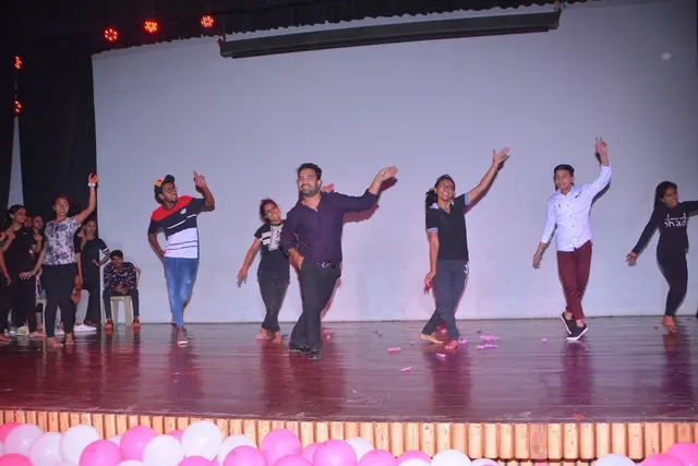 The Thrill Zone — Dance in Inder Puri