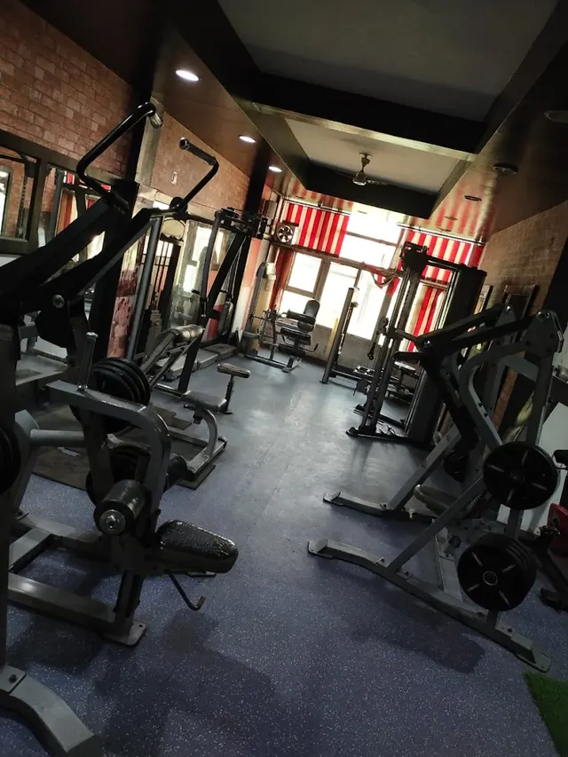 WTF : Iron Pumpers Gym