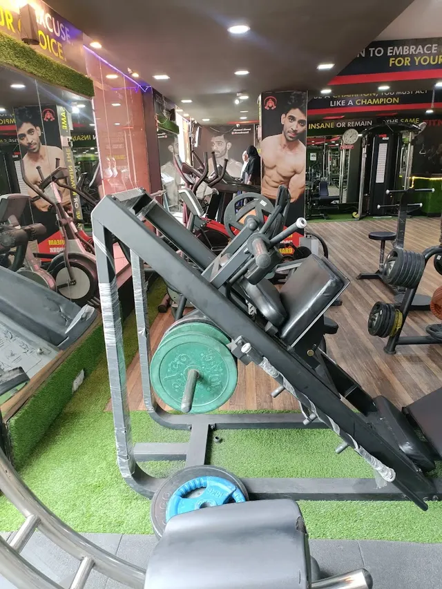 Fitness Goals- GVR plaza lr bande