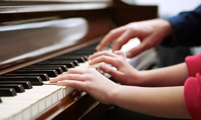 Gunjan Online Piano Lessons in India - Delhi Ncr - Noida - — Music in Sahibabad