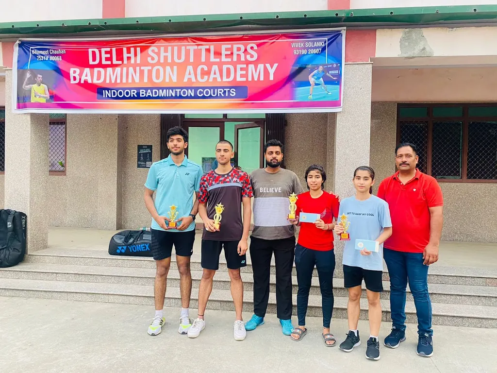 Delhi shuttlers Badminton Academy — Badminton in Pitampura