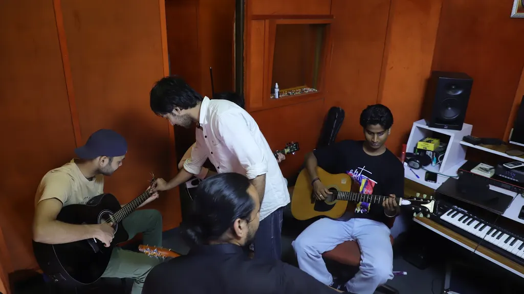 Amazing To Learn — Music in Laxmi Nagar