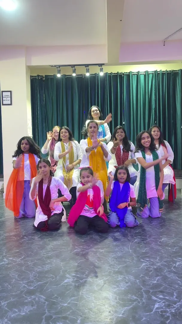 DWD Studio — Dance in Electronic City