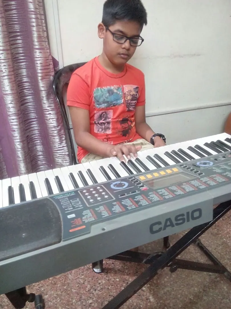 Music Classes for vocal and keyboard(Home tuition) — Music in Andheri West