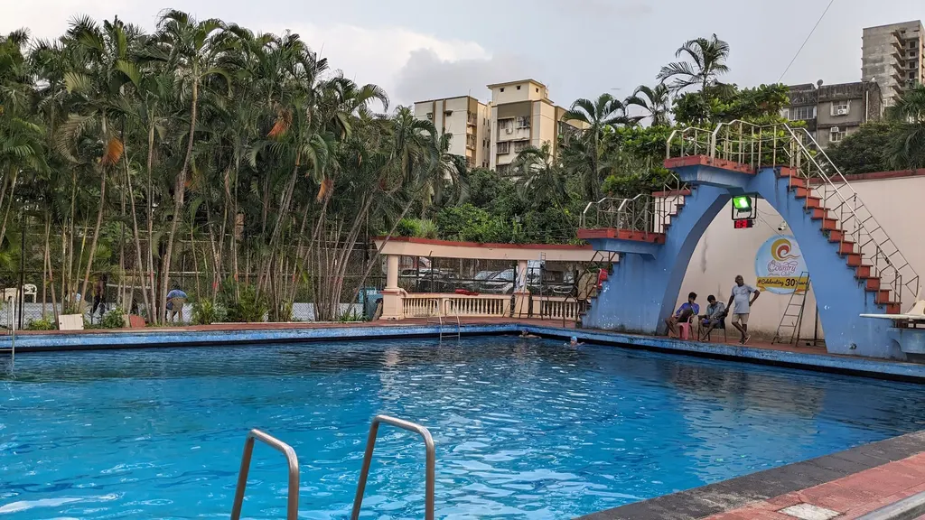 Country Club Kandivali West — Swimming in Kandivali West