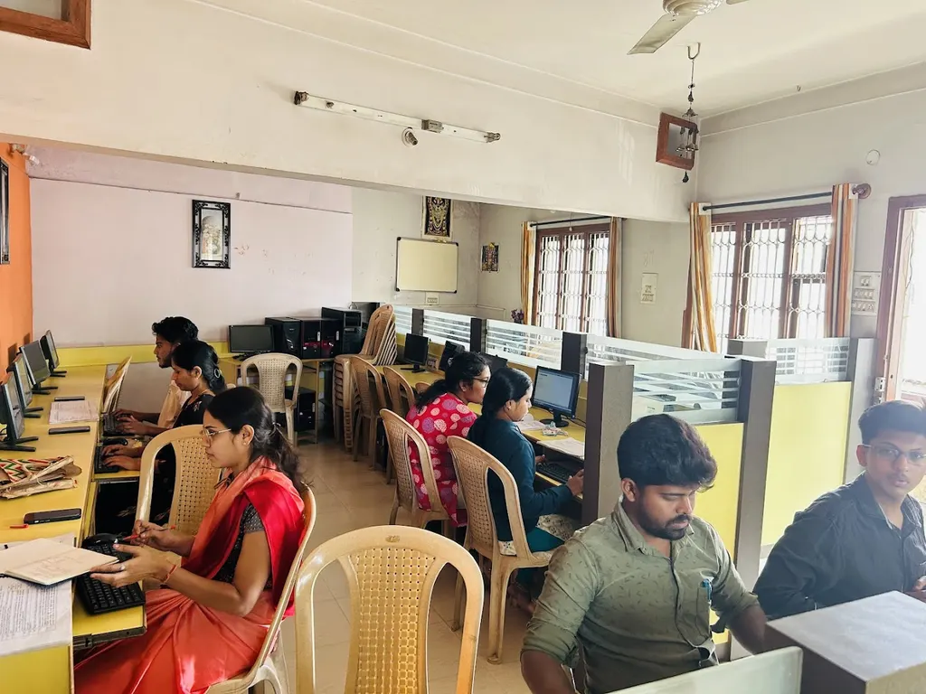 Raytec Computer Education — Language in Rajajinagar