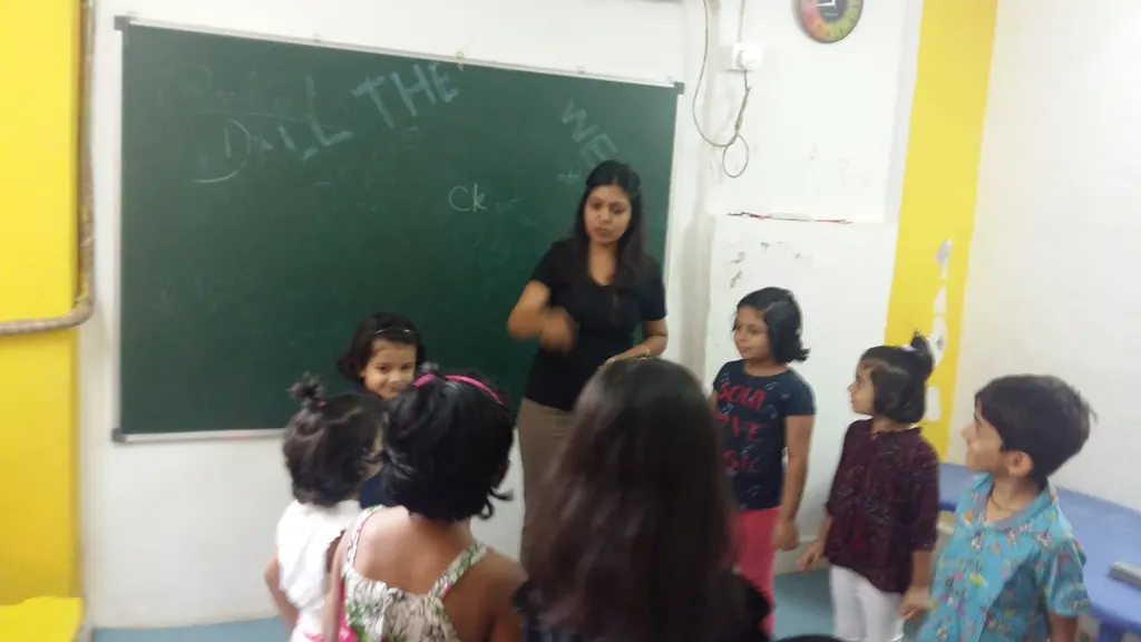 Phonic World by Komal Goenka | Jolly Phonics Coach in Mumbai — Language in Kopar Khairane