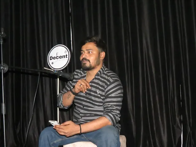 Decent studio — Theatre & Drama in Sector 122