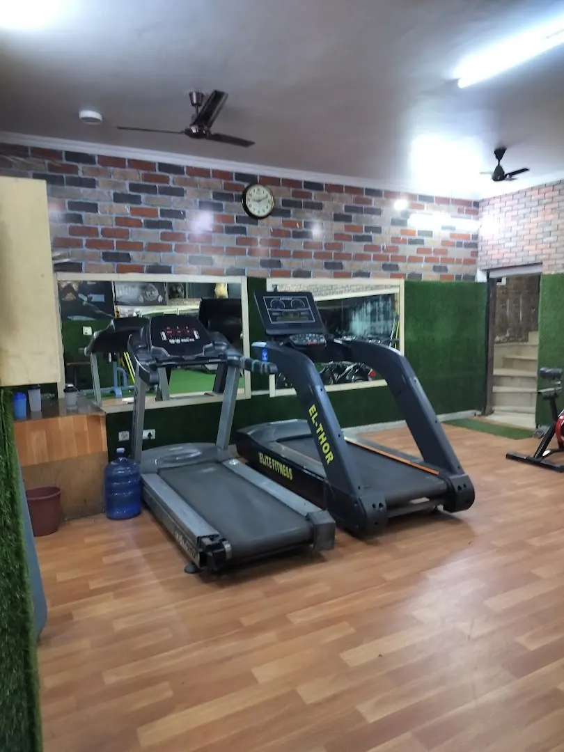 Invincible Gym — Standard Gym in Sector 61