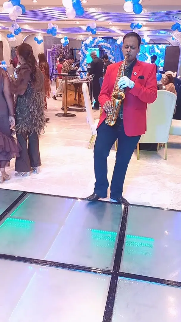 Learn Guitar And Saxophone photo 1