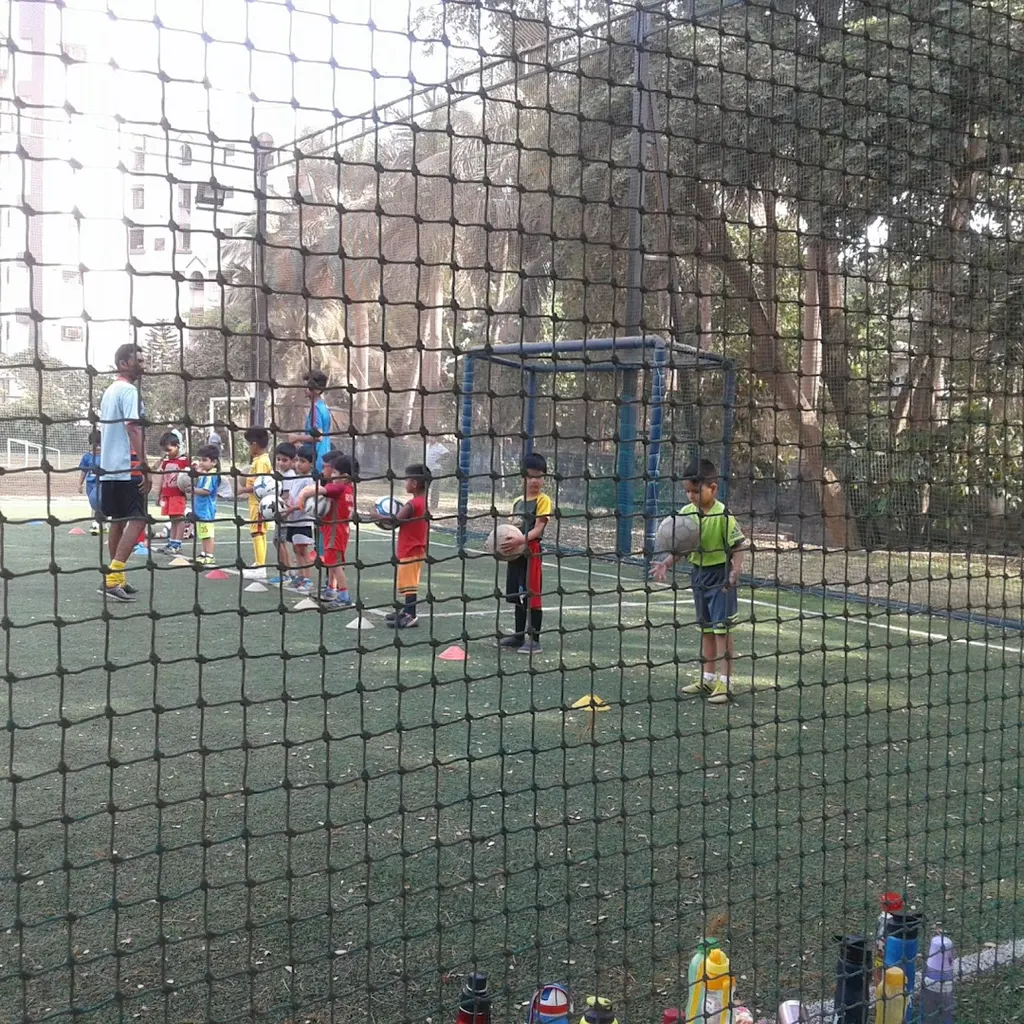 Vintage Football Club — Football in Dahisar West