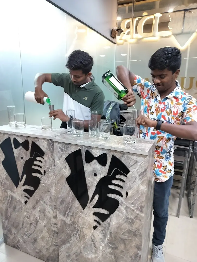 Drinq — Dance in Bandra West