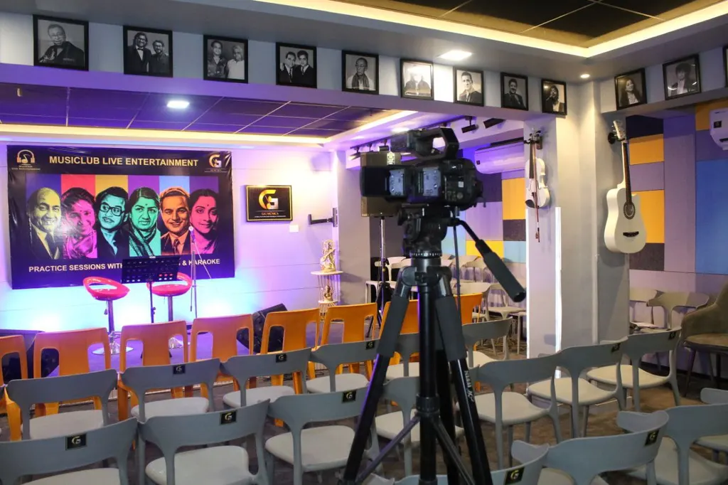 GG MÚSICA — Music in Thane West