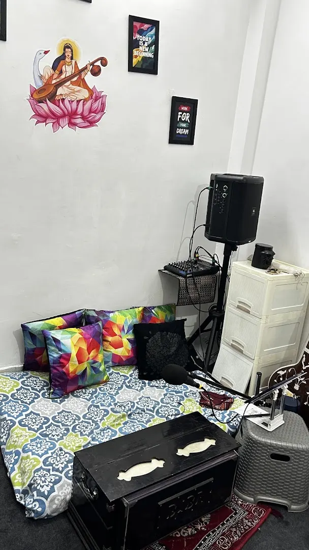Ragg Swarmayi — Music in Ghitorni