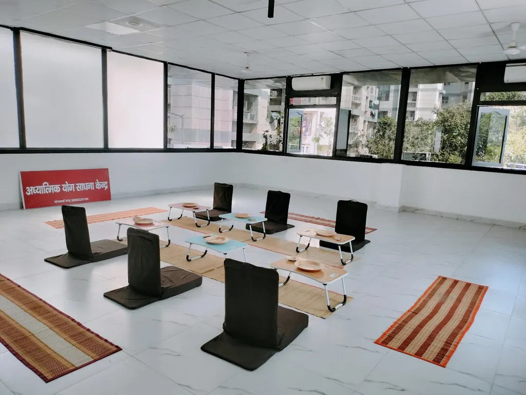 Osho Glimpse New — Yoga in Karol Bagh