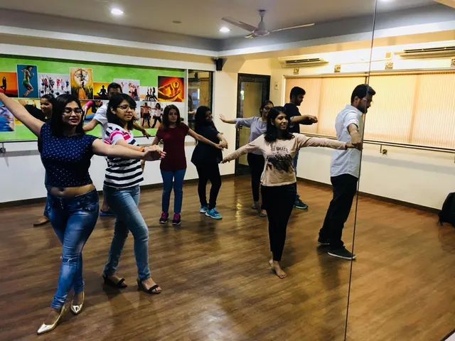 Fast Forward Dance Studio . — Dance in Powai