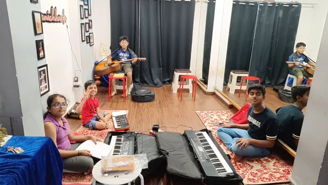 Keys & strings music classes — Music in Borivali East