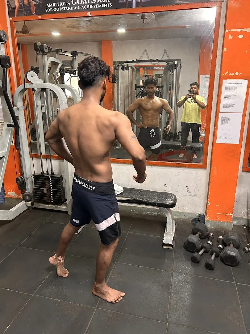 Metro fitness hub — Standard Gym in Goregaon East
