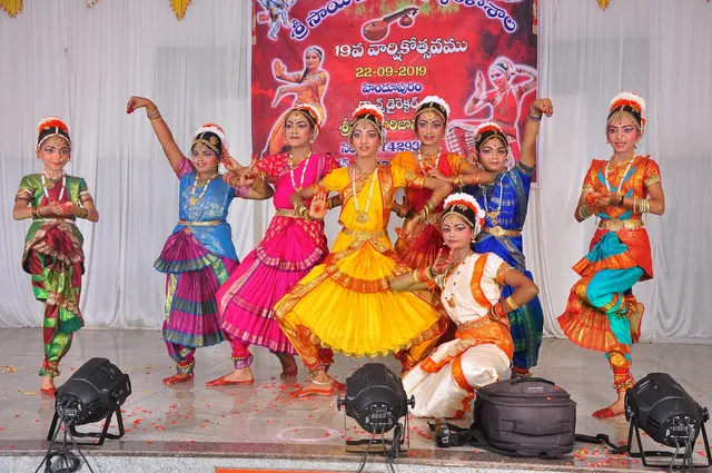 Uthkrishta Natya Kalashaala - Bharatanatyam Class — Dance in Kodipur