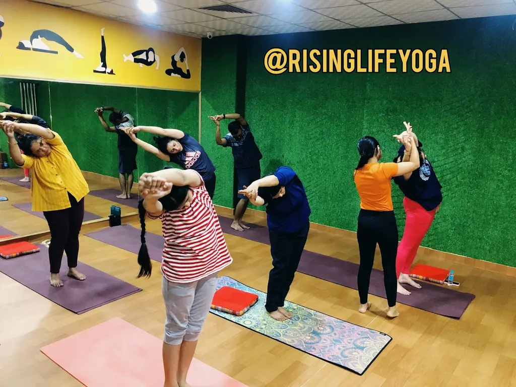 Rising Life Yoga — Yoga in Crossings Republik