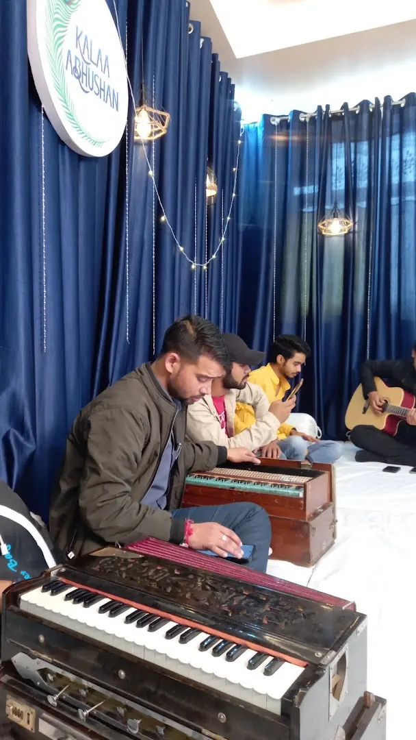 Prakash Music Academy — Music in Madangir