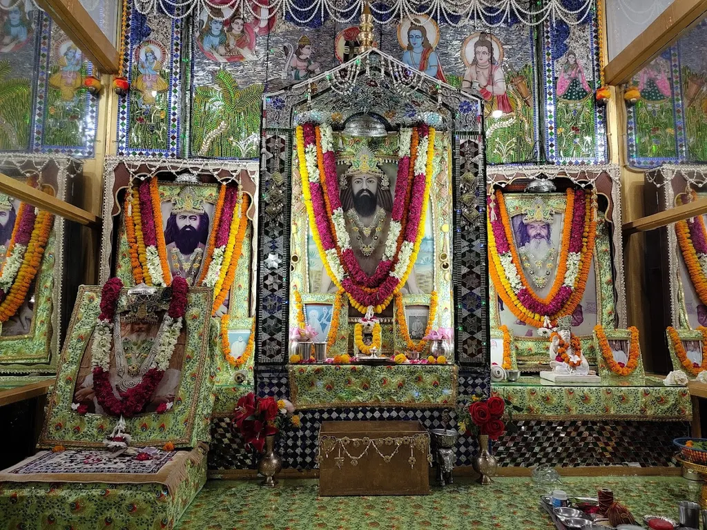 Shri Siddh Gufa Yoga Shikshan Ashram — Yoga in Rama Krishna Puram