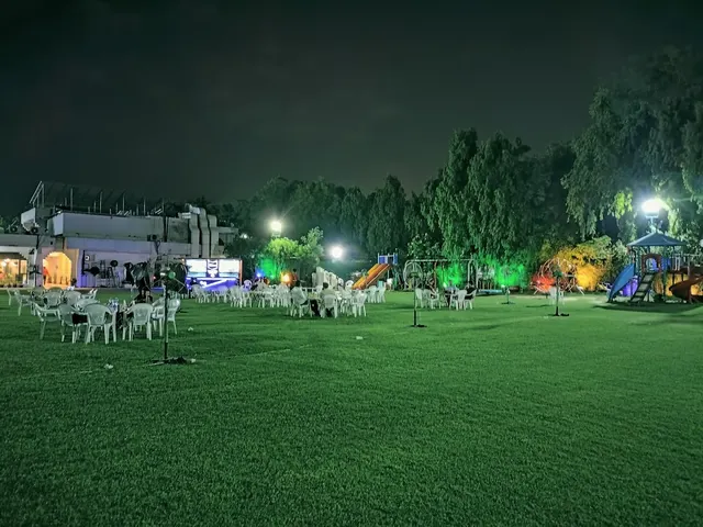 The Country Club — Tennis in Sainik Farm