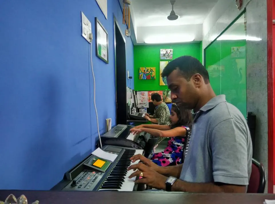 SPECTRUM ACADEMY — Music in Andheri West